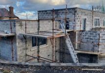 large contemporary dwelling